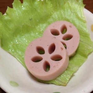 お弁当をかわいく★魚肉ソーセージで桜の花びら！
